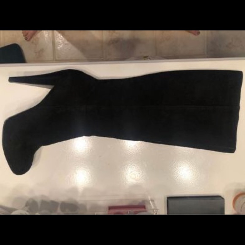 Suede black boots
